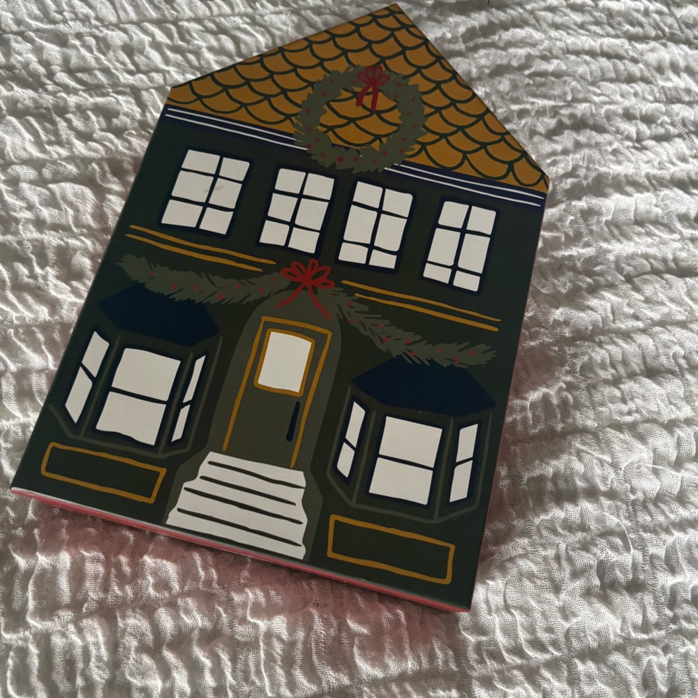 Home for the Holidays 1000 piece puzzle